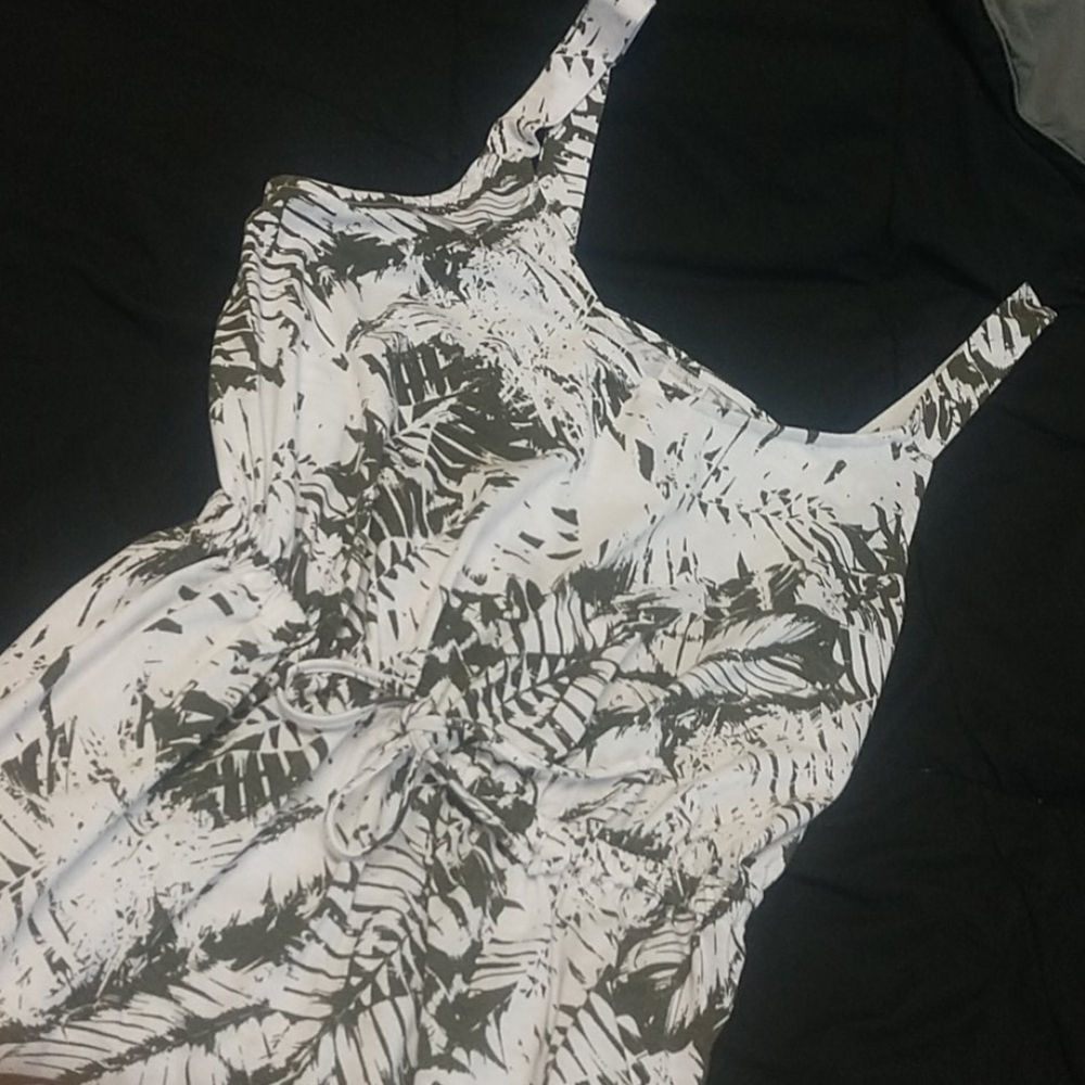 West Loop M White/Olive